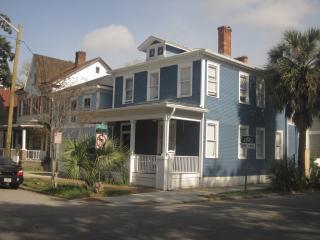 224 Duffy St, Savannah GA  31401-6713 exterior