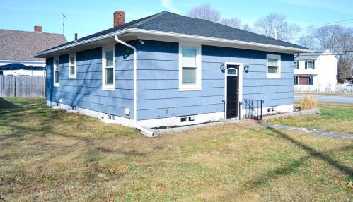 829 Shawmut Ave, New Bedford MA  02746-1315 exterior