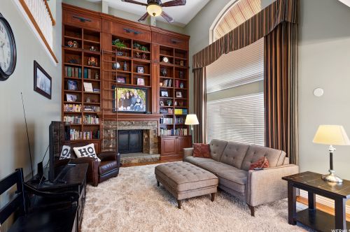 9232 Stone Ridge Cir, Sandy UT 84093-2698 exterior