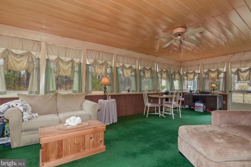 554 Elberne Ave, West Deptford NJ 08093-1715 exterior