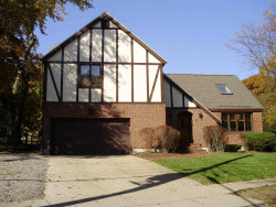 95 Wood End Rd, Newton, MA 02461-1402