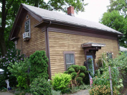 18 School St, Newton, MA 02458-1518