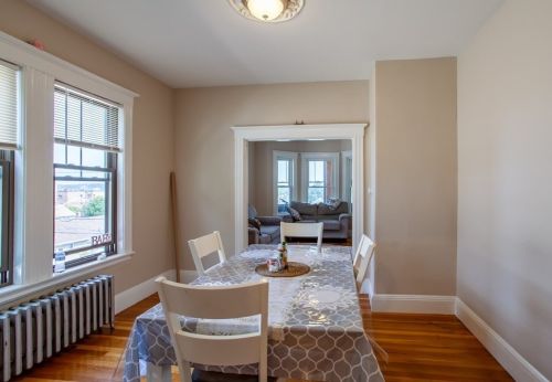 33 Glendale Ave, Everett MA 02149-4102 exterior