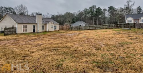 139 Windsor Cir, Stockbridge GA 30281-1864 exterior