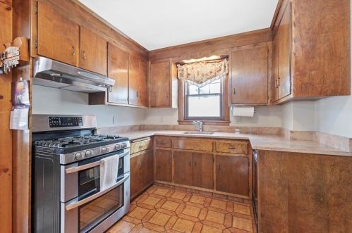 168 Linwood Ave, Newton MA 02460-1429 exterior