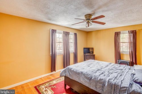 160 Laurel St, West Deptford NJ 08096-1835 exterior