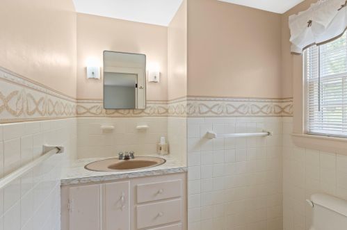 45 Mdw Vw Rd, Chatham MA 02633-2618 exterior