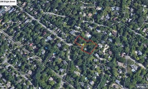 208 Engle St, Tenafly NJ  07670-2137 exterior