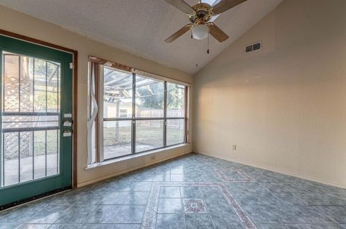 4829 Crestpoint Ln, Garland TX exterior