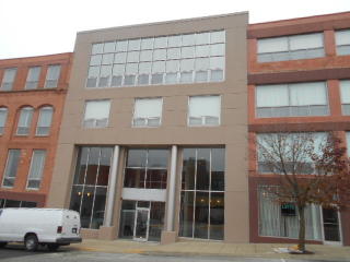 220 Downer Pl, Aurora IL  60505-3402 exterior