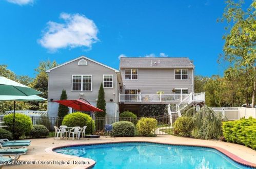 632 Winterberry Blvd, Jackson Twp NJ 08527-5342 exterior