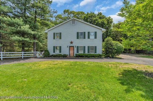 527 Harding Rd, Little Silver, NJ 07739-1600