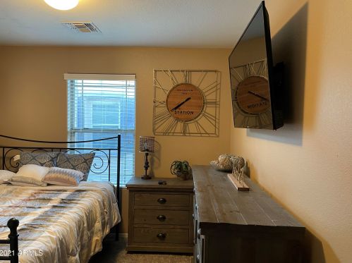 3060 Dunbar Dr, Phoenix AZ 85041-6349 exterior