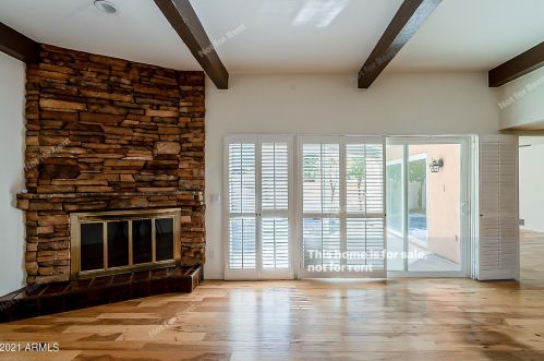 237 Denton Ln, Phoenix AZ 85014-2676 exterior