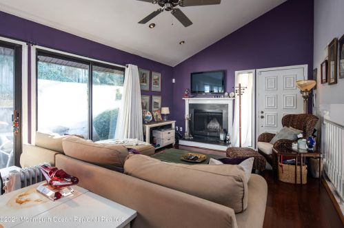 118 Tower Hl Dr, Tinton Falls NJ 07701-2400 exterior