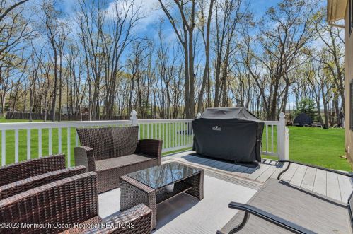 25 Cooks Bridge Rd, Jackson Twp NJ  08527-2524 exterior