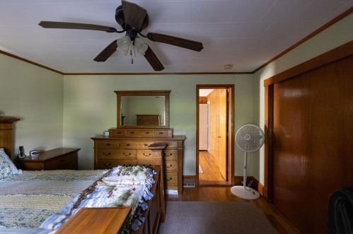 51 Grv St, North Brookfield MA 01535-1944 exterior