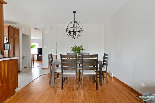 3944 Oak Park Ave, Forest View IL 60402-4168 exterior