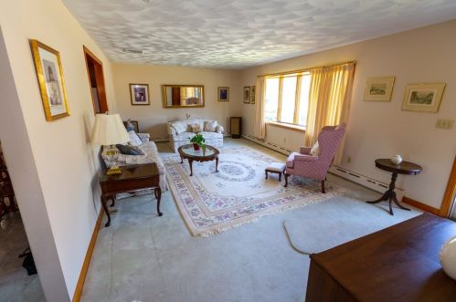 52 Fairmount St, New Bedford, MA 02740-2717