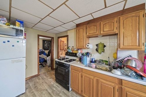 221 Healy St, Fall River MA 02723-1289 exterior