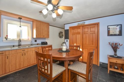 118 Sylvia St, New Bedford MA 02745-6136 exterior