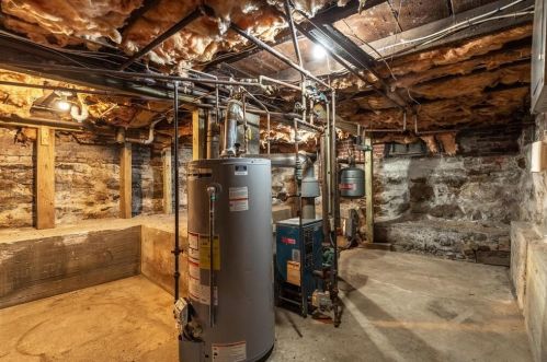 140 Norfolk St, Worcester MA 01604-2910 exterior