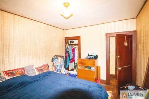 17 Grant Ave, Carteret NJ 07008-3105 exterior