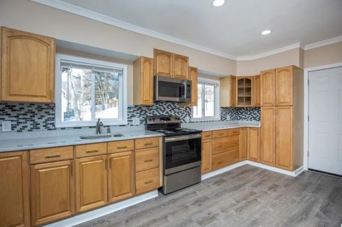 139 Haverhill St, Dracut MA 01826-5637 exterior