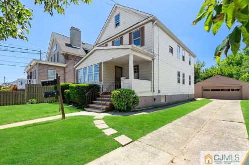 65 Carteret Ave, Carteret, NJ 07008-2541