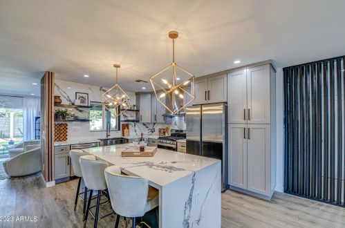 4043 44th Pl, Phoenix AZ  85018-5401 exterior