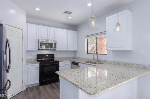 7031 30th St, Phoenix AZ  85042-6012 exterior