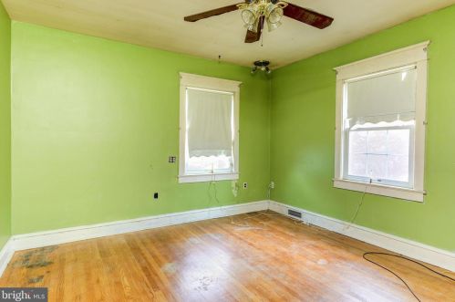 501 Broadway, West Deptford NJ 08093-1170 exterior