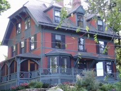 73 Perkins St, Newton, MA 02465-2302