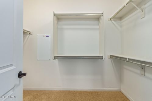 21845 39 St, Phoenix AZ 85018-7130 exterior