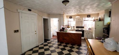 273 Purchase St, New Bedford MA 02740-5738 exterior