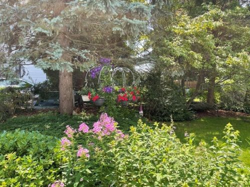 18 Ames St, Worcester MA 01610-2001 exterior