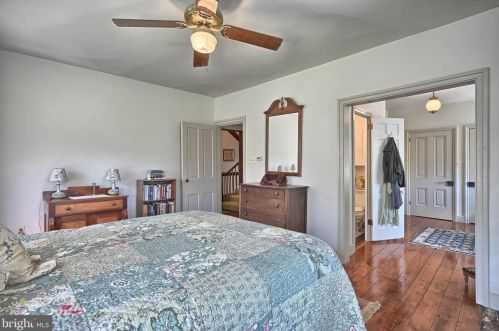 385 Springview Rd, Carlisle PA 17015-7411 exterior