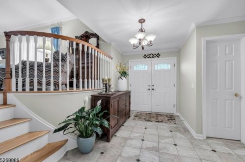 6 Tower Dr, East Hanover, NJ 07936-3320