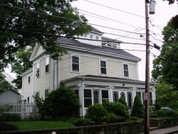 665 Grove St, Newton, MA 02462-1318