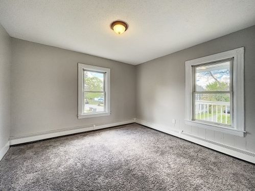 16 Frederick St, Montgomery MA 01085-3180 exterior