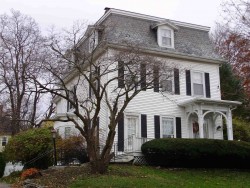 82 Arlington St, Newton, MA 02458-2440