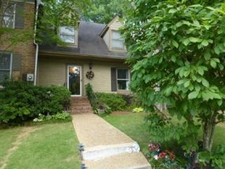3211 Overton Manor Dr, Birmingham, AL 35243-5316