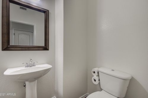 7429 19th St, Phoenix AZ  85042-5795 exterior