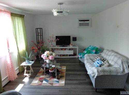 133 Belgrove Dr, Kearny NJ 07032-1505 exterior