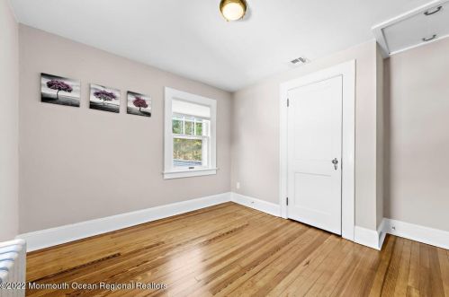 182 Pinckney Rd, Little Silver NJ 07739-1015 exterior