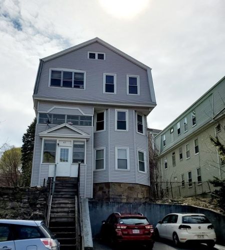 47 Sterling St, Worcester, MA 01610-2146