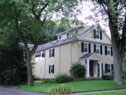 544 Grove St, Newton, MA 02462-1412