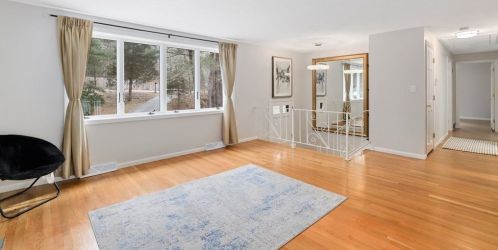 347 Prospect St, Hingham MA 02061-1140 exterior