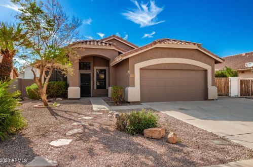 1722 Gilmore Cir, Mesa, AZ 85206-3854