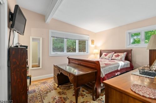 20 Robin Ln, Skyline Lakes NJ 07456-2932 exterior